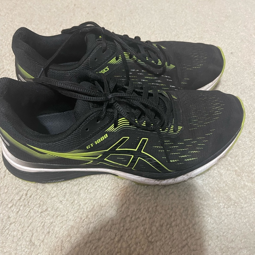 Men’s used ASICS Gt 1000